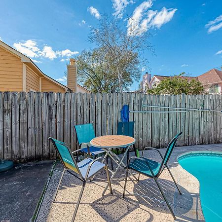 Beat The Heat In Katy Tx - Arcade Room & Pool Houston Extérieur photo