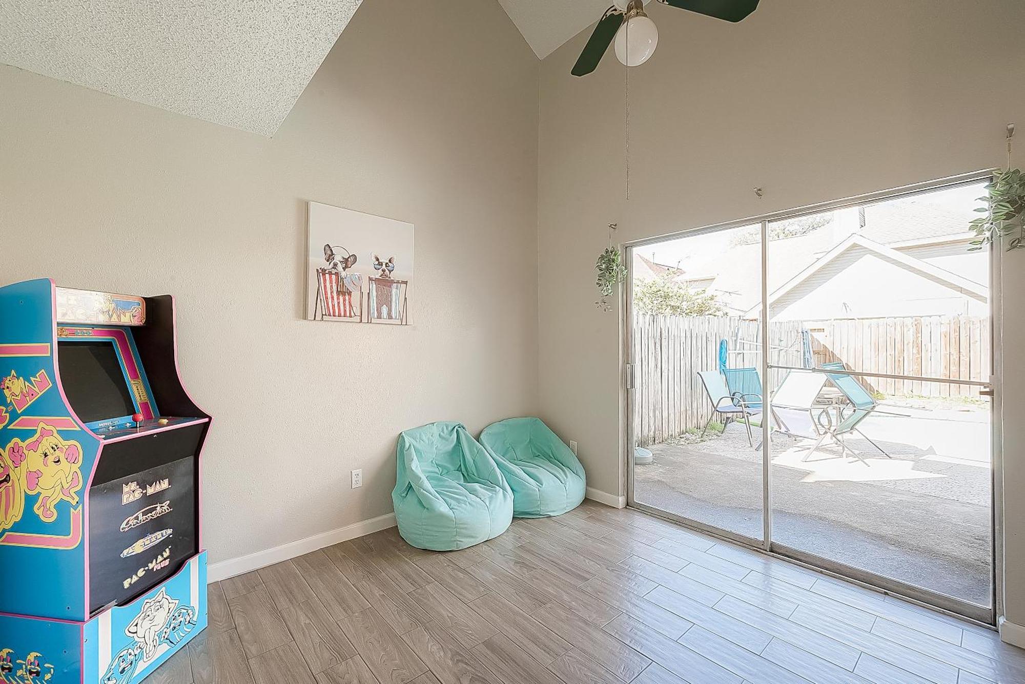 Beat The Heat In Katy Tx - Arcade Room & Pool Houston Extérieur photo